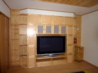作り付けのテレビ台です。材質からデザインまでお客様のご要望通りに作れます。